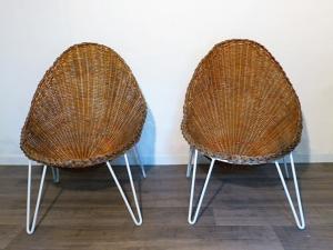 PAIRE DE FAUTEUIL CORBEILLE EN ROTIN ET METAL .1960