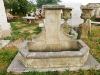 FONTAINE HAUTE EN PIERRE DE CASSIS.