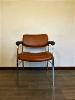 FAUTEUIL VINTAGE MARRON ET NOIR. 1970.