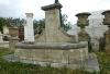 FONTAINE HAUTE EN PIERRE DE CASSIS.