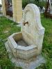 FONTAINE EN PIERRE BLANCHE DE CASSIS.