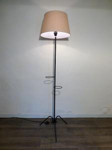 LAMPADAIRE   TRIPODE  PORTE POT 1960.