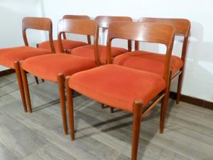 6 CHAISES SCANDINAVES  JL MOLLER N°75 .1954