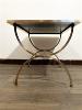 TABLE BASSE EN LAITON ET OPALINE NOIRE. 1950/1960